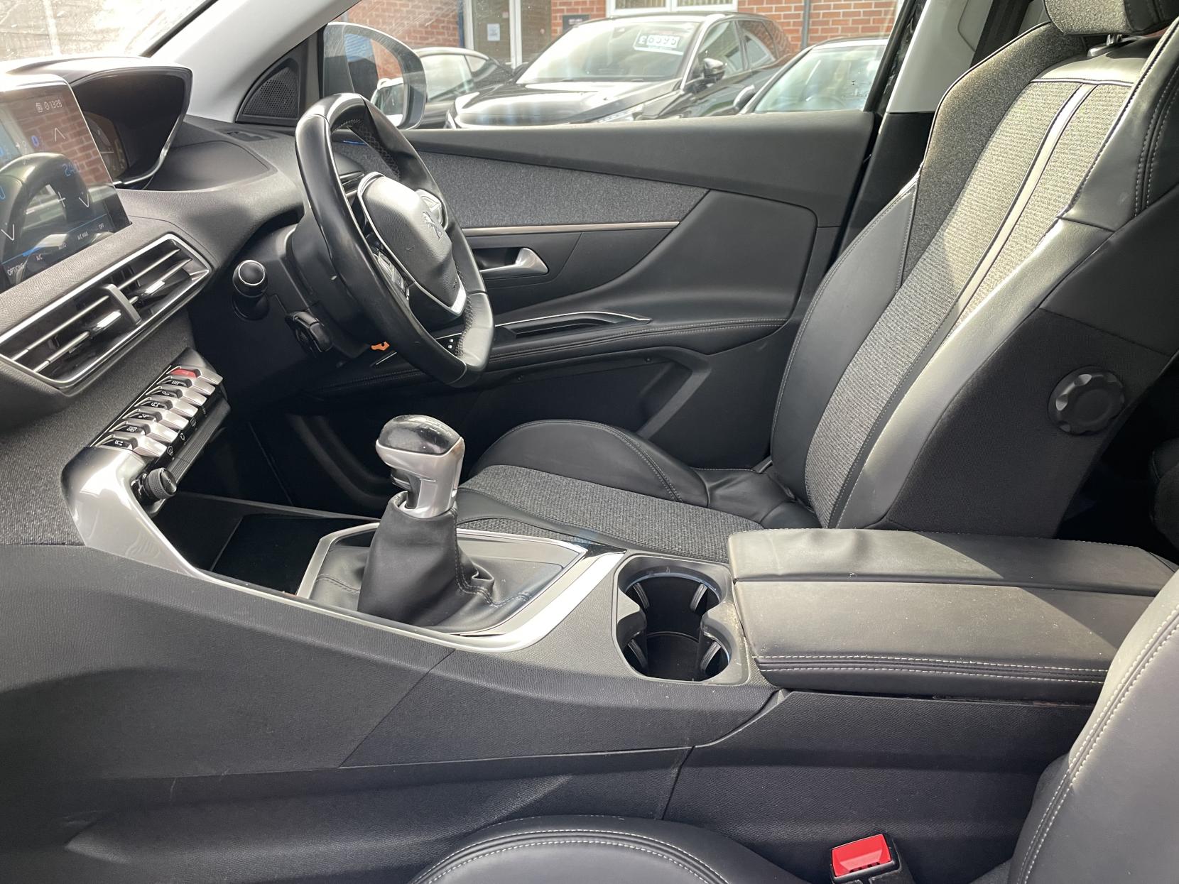 Peugeot 5008 1.5 BlueHDi Allure SUV 5dr Diesel Manual Euro 6 (s/s) (130 ps)