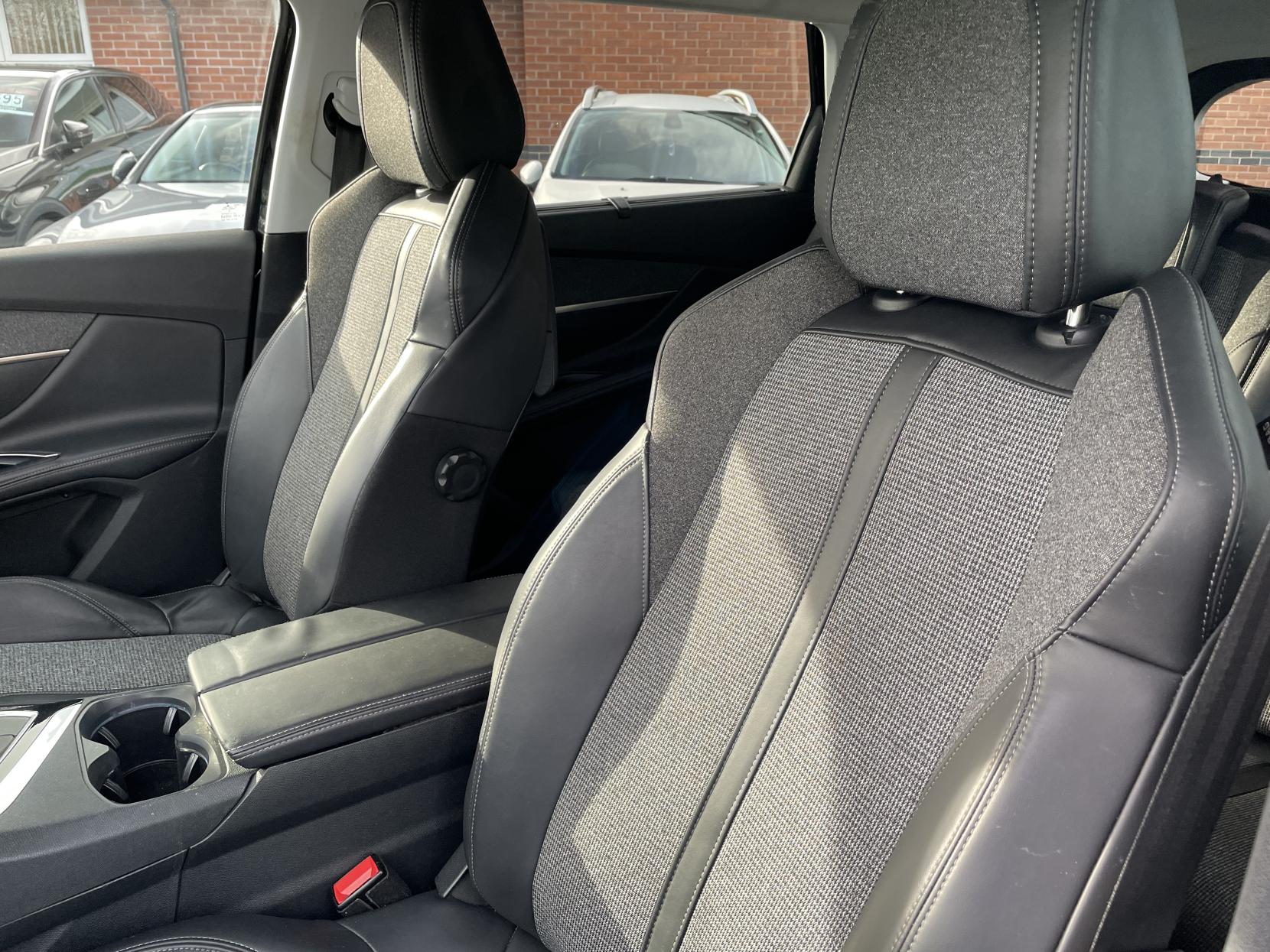 Peugeot 5008 1.5 BlueHDi Allure SUV 5dr Diesel Manual Euro 6 (s/s) (130 ps)