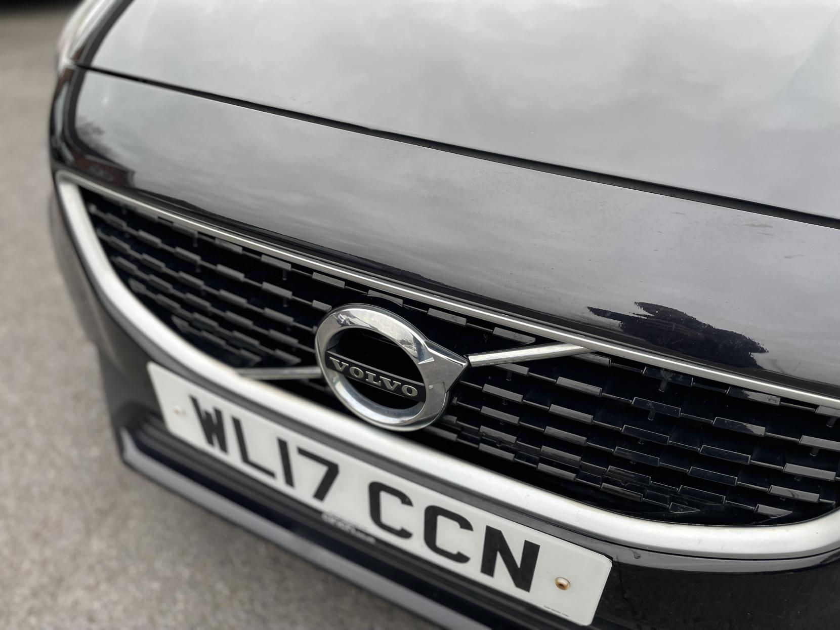 Volvo V40 2.0 T2 R-Design Hatchback 5dr Petrol Manual Euro 6 (s/s) (122 ps)