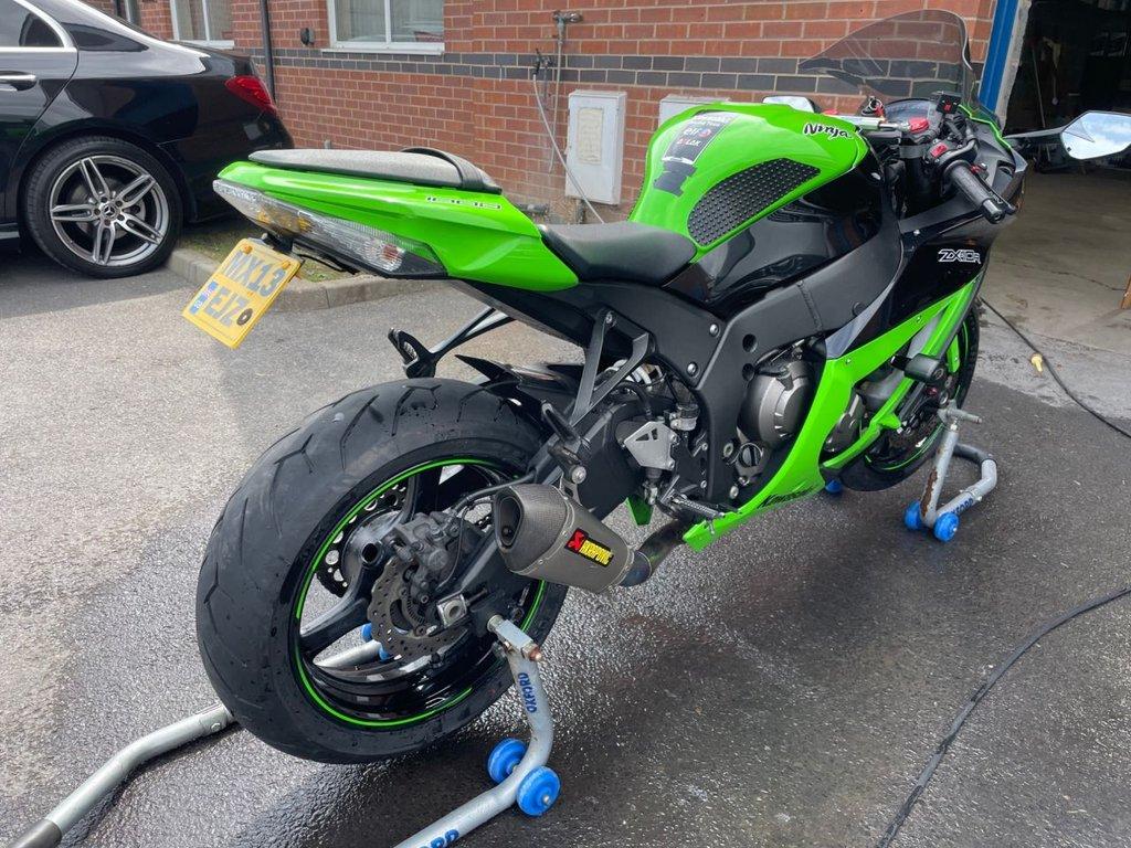 Kawasaki Ninja ZX-10R 1000 Super Sports Petrol Manual (200 ps)