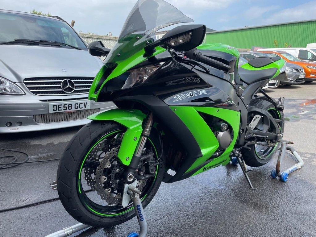 Kawasaki Ninja ZX-10R 1000 Super Sports Petrol Manual (200 ps)