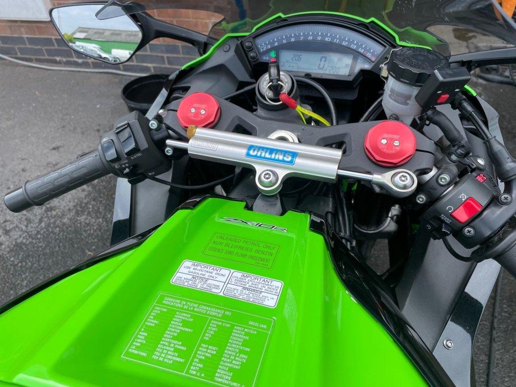 Kawasaki Ninja ZX-10R 1000 Super Sports Petrol Manual (200 ps)