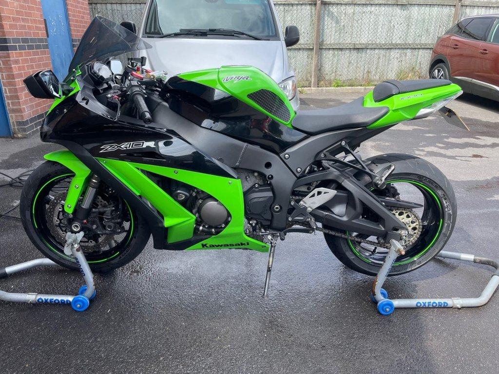 Kawasaki Ninja ZX-10R 1000 Super Sports Petrol Manual (200 ps)