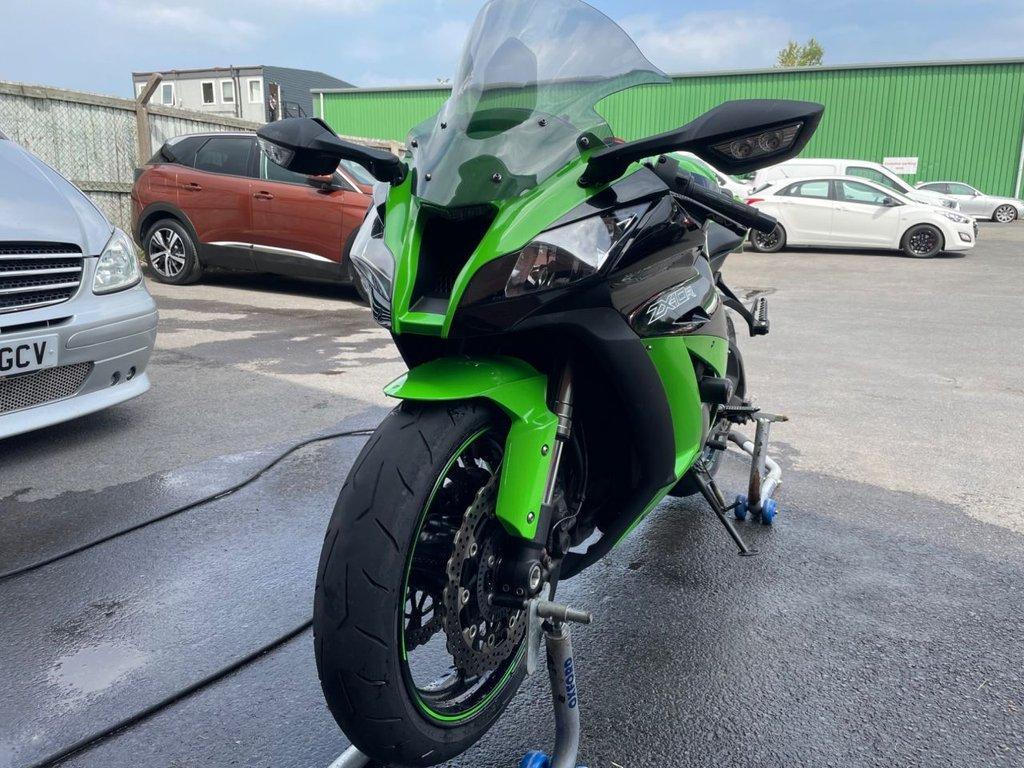 Kawasaki Ninja ZX-10R 1000 Super Sports Petrol Manual (200 ps)