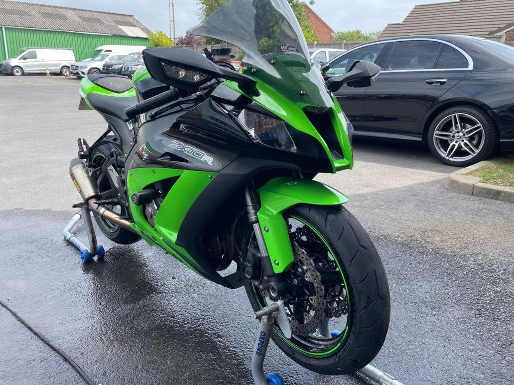 Kawasaki Ninja ZX-10R 1000 Super Sports Petrol Manual (200 ps)