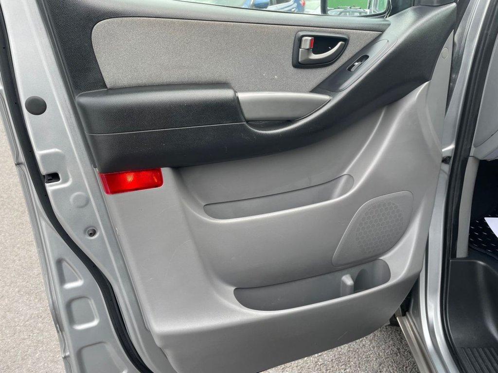 Hyundai i800 2.5 CRDi SE MPV 5dr Diesel Manual Euro 6 (136 ps)