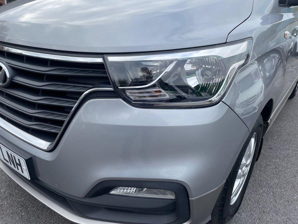 Hyundai i800 2.5 CRDi SE MPV 5dr Diesel Manual Euro 6 (136 ps)