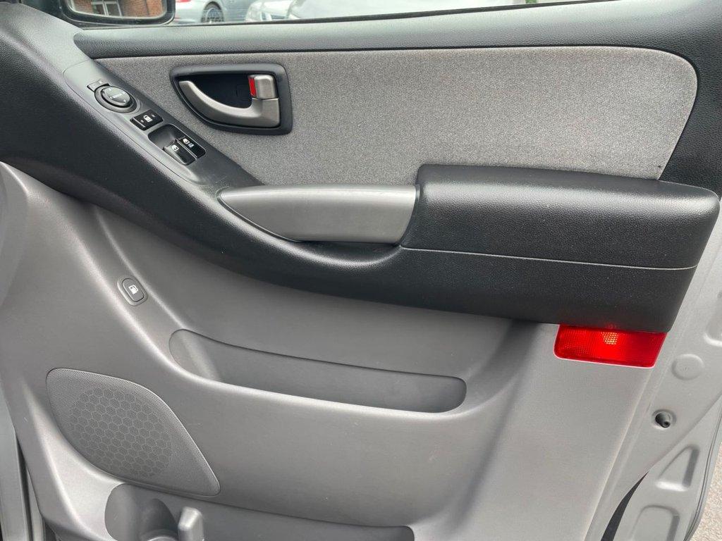 Hyundai i800 2.5 CRDi SE MPV 5dr Diesel Manual Euro 6 (136 ps)