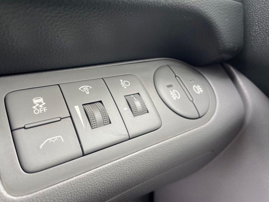 Hyundai i800 2.5 CRDi SE MPV 5dr Diesel Manual Euro 6 (136 ps)