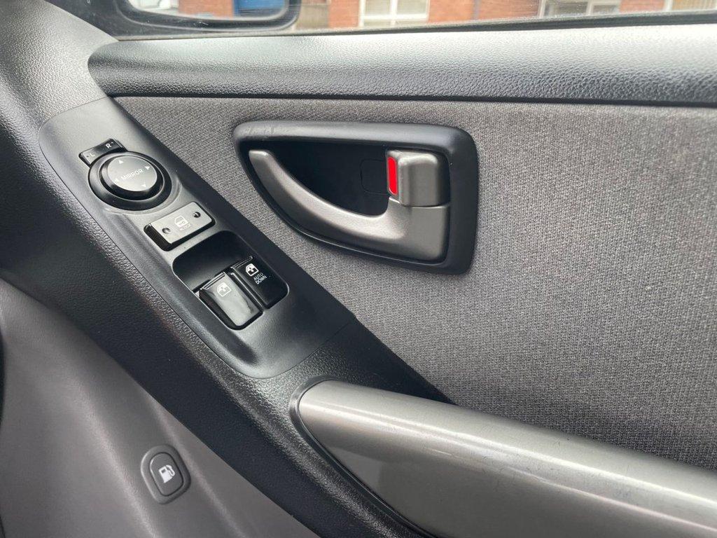 Hyundai i800 2.5 CRDi SE MPV 5dr Diesel Manual Euro 6 (136 ps)