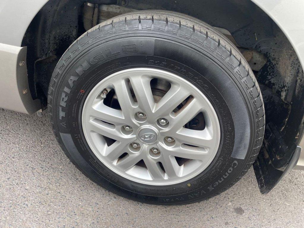 Hyundai i800 2.5 CRDi SE MPV 5dr Diesel Manual Euro 6 (136 ps)