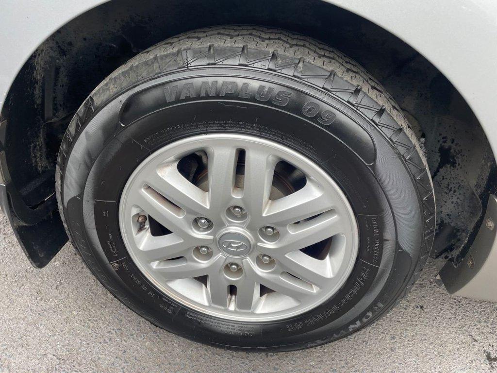 Hyundai i800 2.5 CRDi SE MPV 5dr Diesel Manual Euro 6 (136 ps)