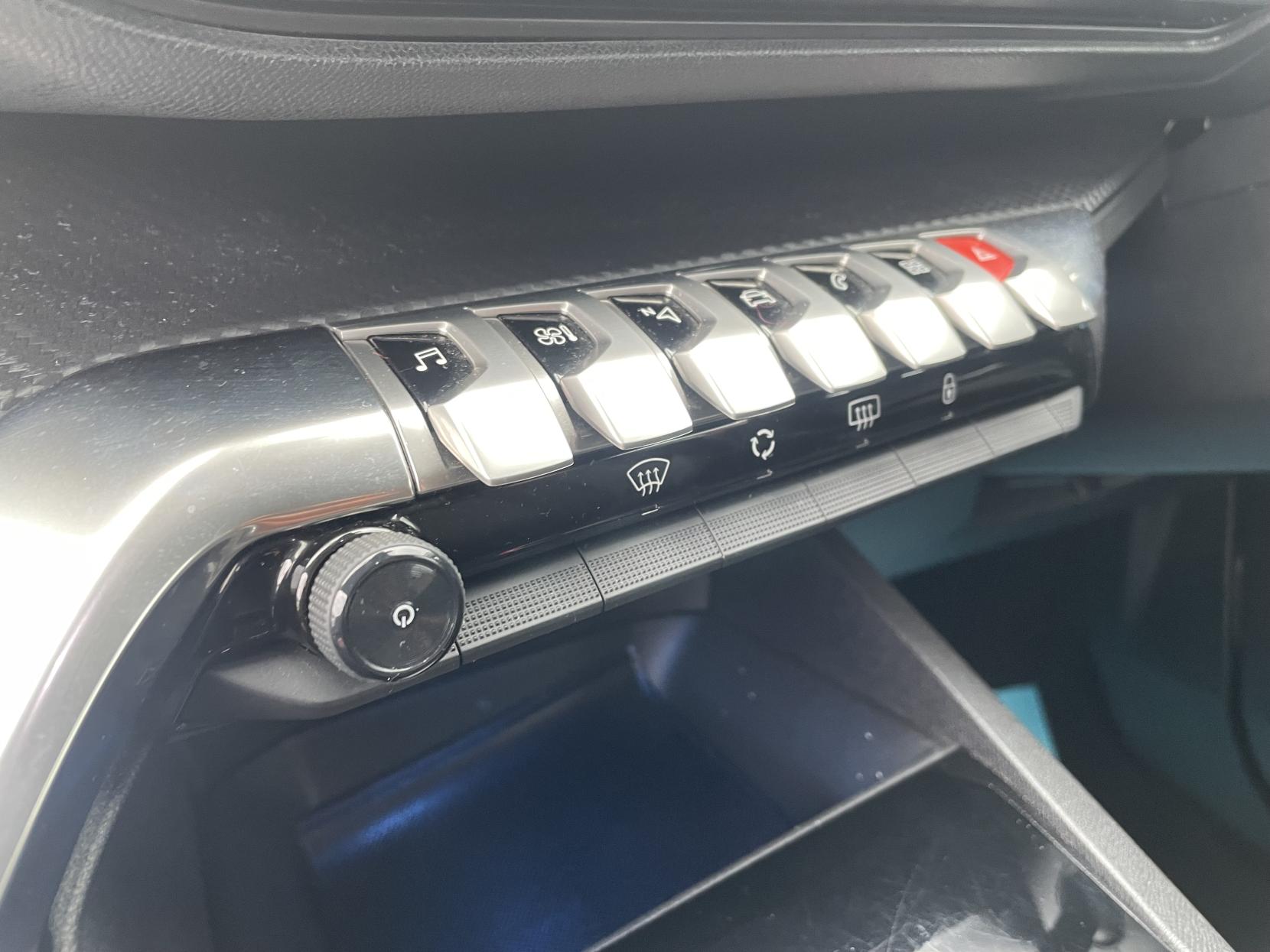 Peugeot 3008 1.2 PureTech Active SUV 5dr Petrol Manual Euro 6 (s/s) (130 ps)