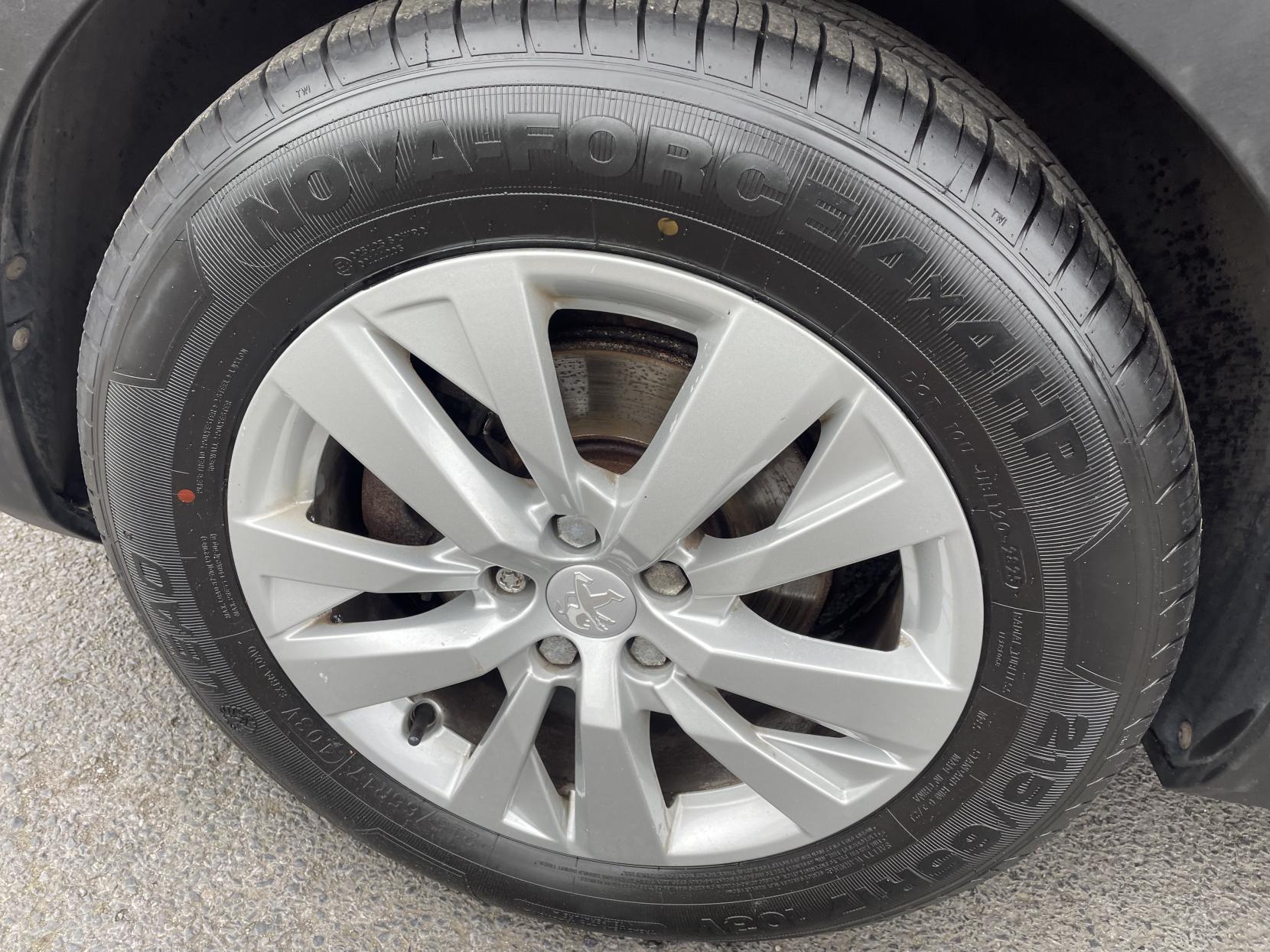 Peugeot 3008 1.2 PureTech Active SUV 5dr Petrol Manual Euro 6 (s/s) (130 ps)