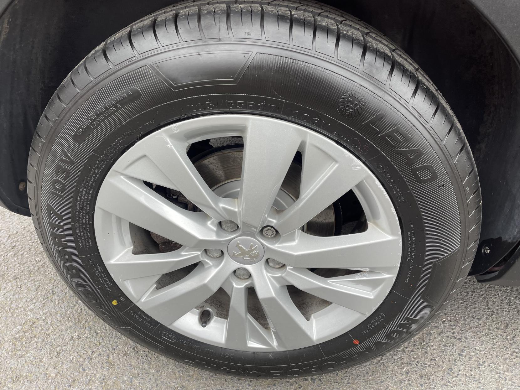 Peugeot 3008 1.2 PureTech Active SUV 5dr Petrol Manual Euro 6 (s/s) (130 ps)