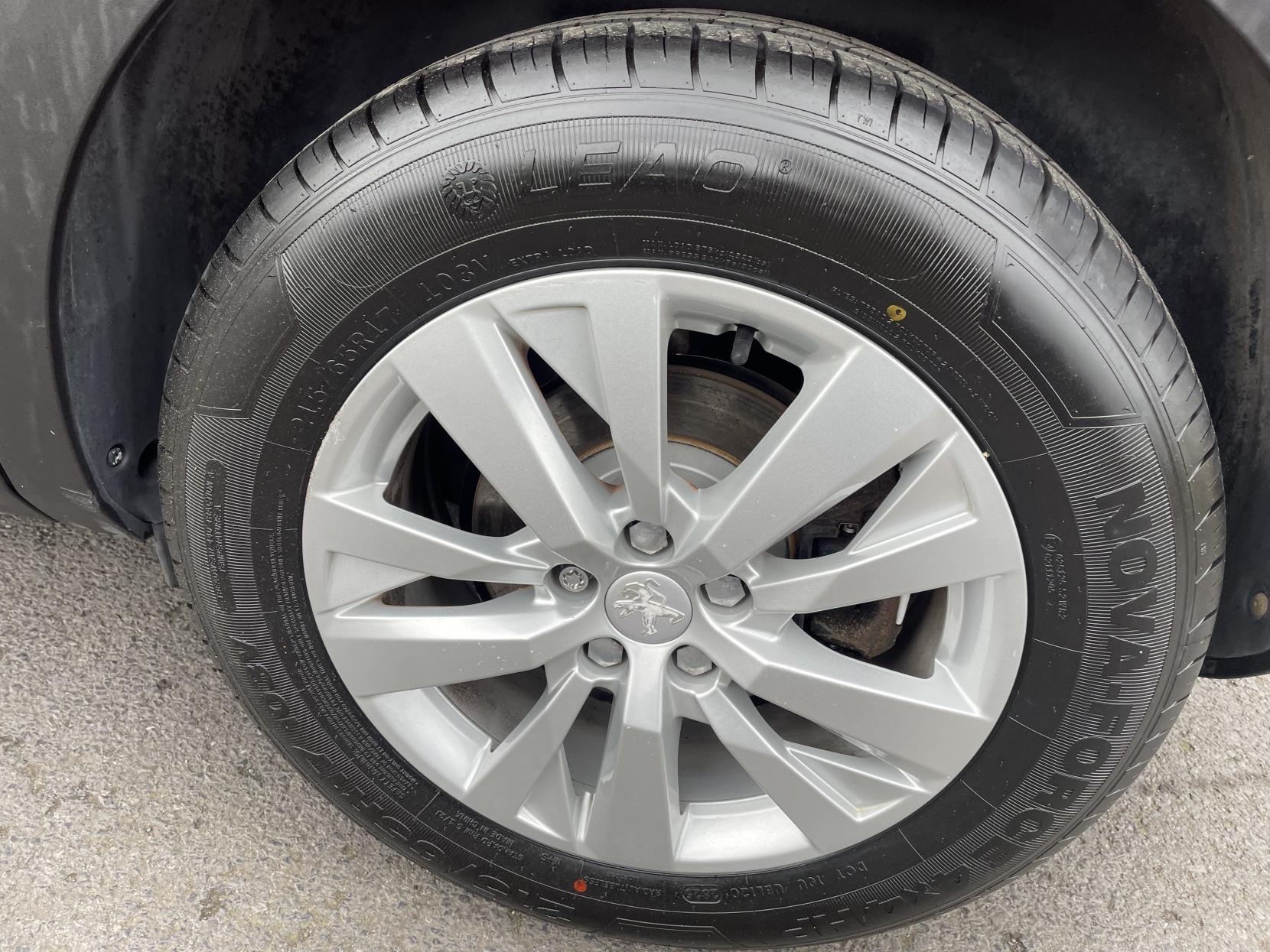 Peugeot 3008 1.2 PureTech Active SUV 5dr Petrol Manual Euro 6 (s/s) (130 ps)