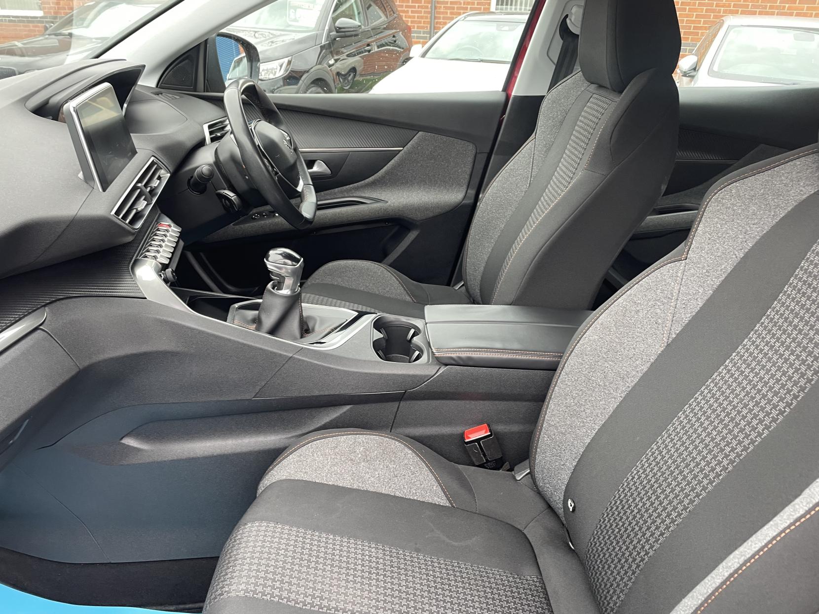 Peugeot 3008 1.2 PureTech Active SUV 5dr Petrol Manual Euro 6 (s/s) (130 ps)