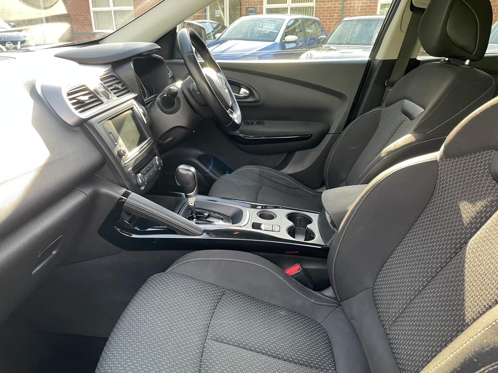 Renault Kadjar 1.5 dCi Dynamique Nav SUV 5dr Diesel EDC Euro 6 (s/s) (110 ps)