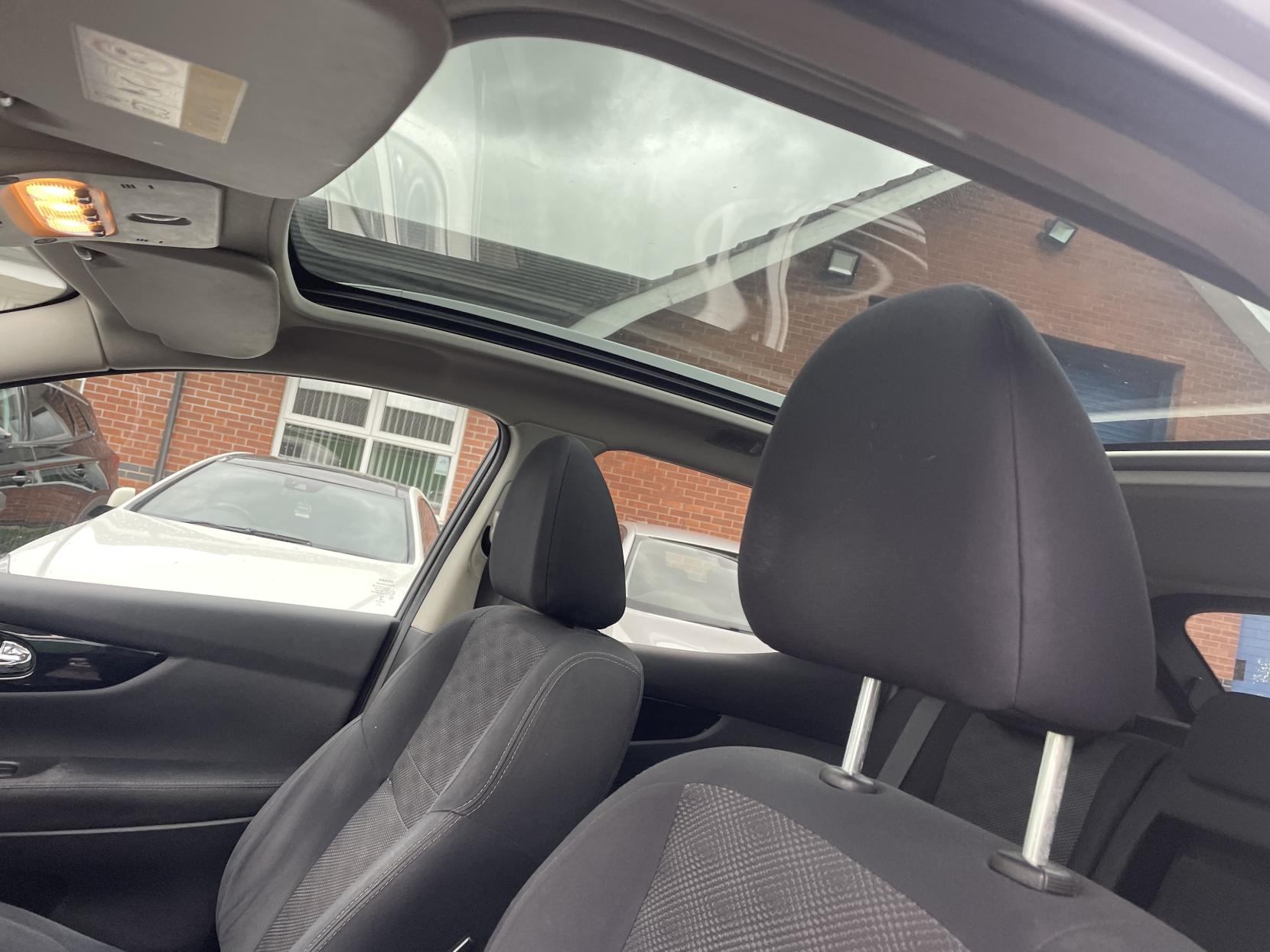 Nissan Qashqai 1.5 dCi n-tec+ SUV 5dr Diesel Manual 2WD Euro 6 (s/s) (110 ps)