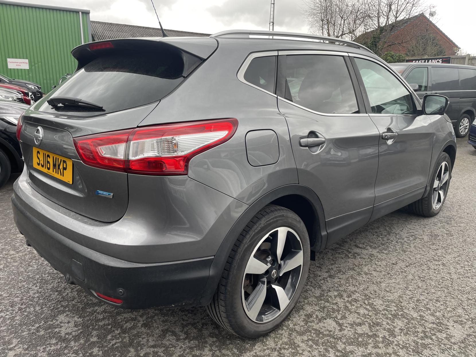 Nissan Qashqai 1.5 dCi n-tec+ SUV 5dr Diesel Manual 2WD Euro 6 (s/s) (110 ps)