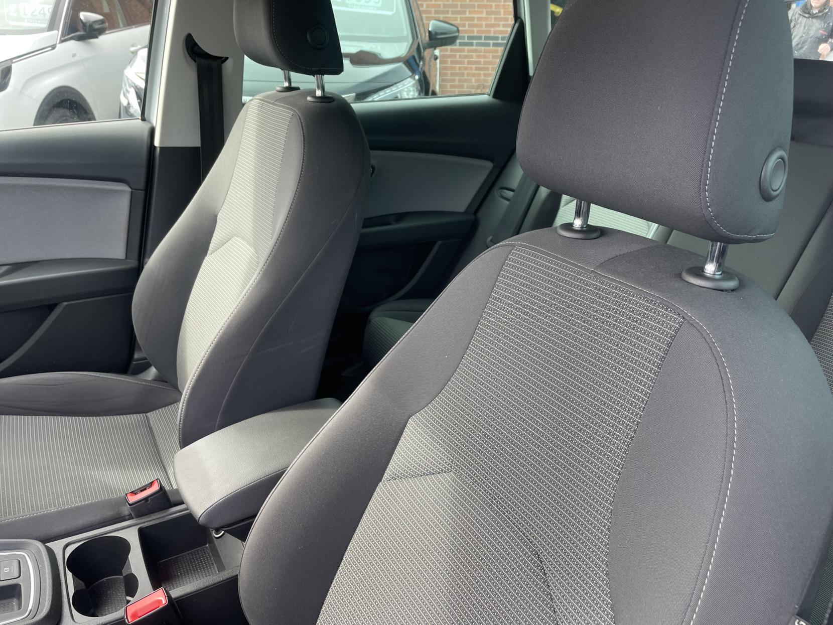 SEAT Leon 1.6 TDI SE Dynamic Technology ST 5dr Diesel DSG Euro 6 (s/s) (115 ps)