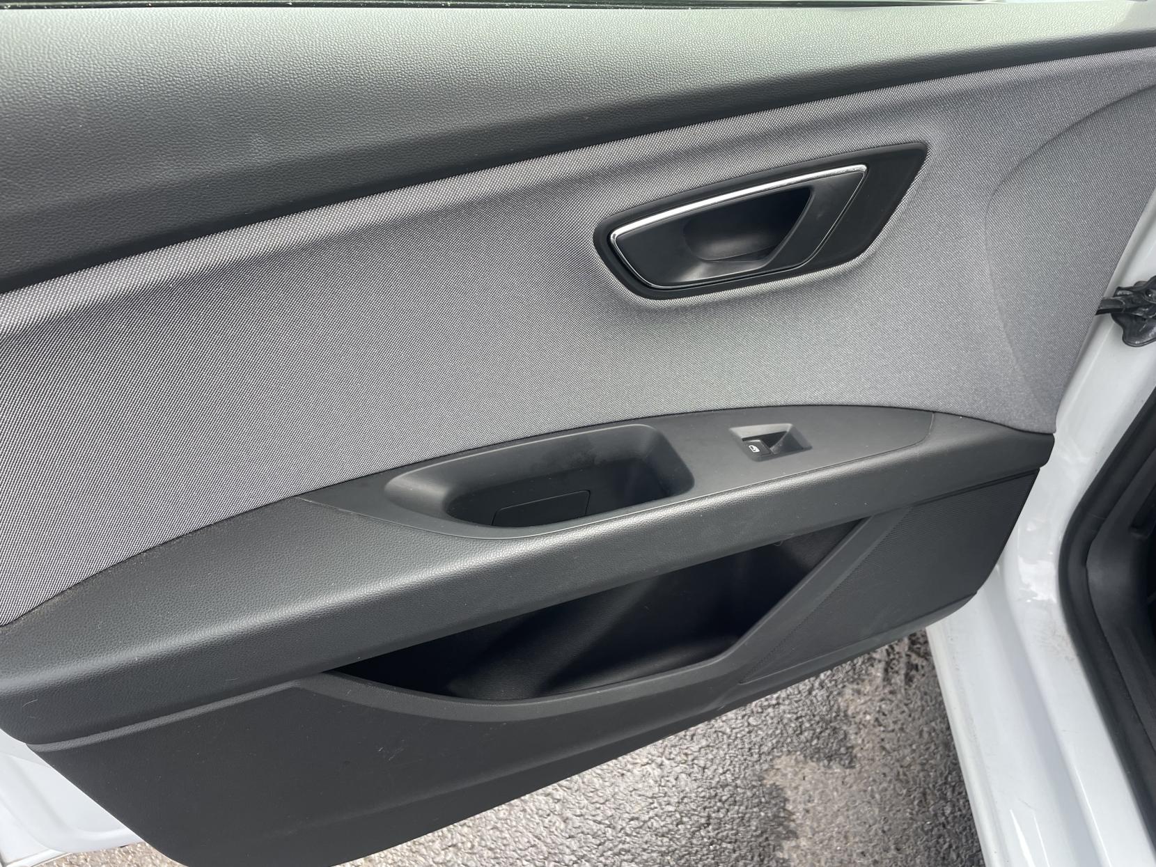 SEAT Leon 1.6 TDI SE Dynamic Technology ST 5dr Diesel DSG Euro 6 (s/s) (115 ps)