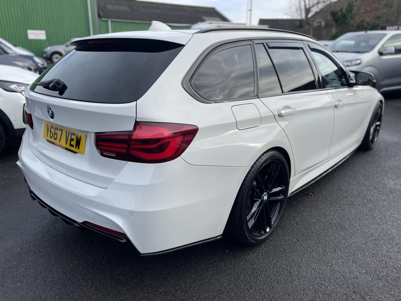 BMW 3 Series 2.0 320d M Sport Shadow Edition Touring 5dr Diesel Auto Euro 6 (s/s) (190 ps)