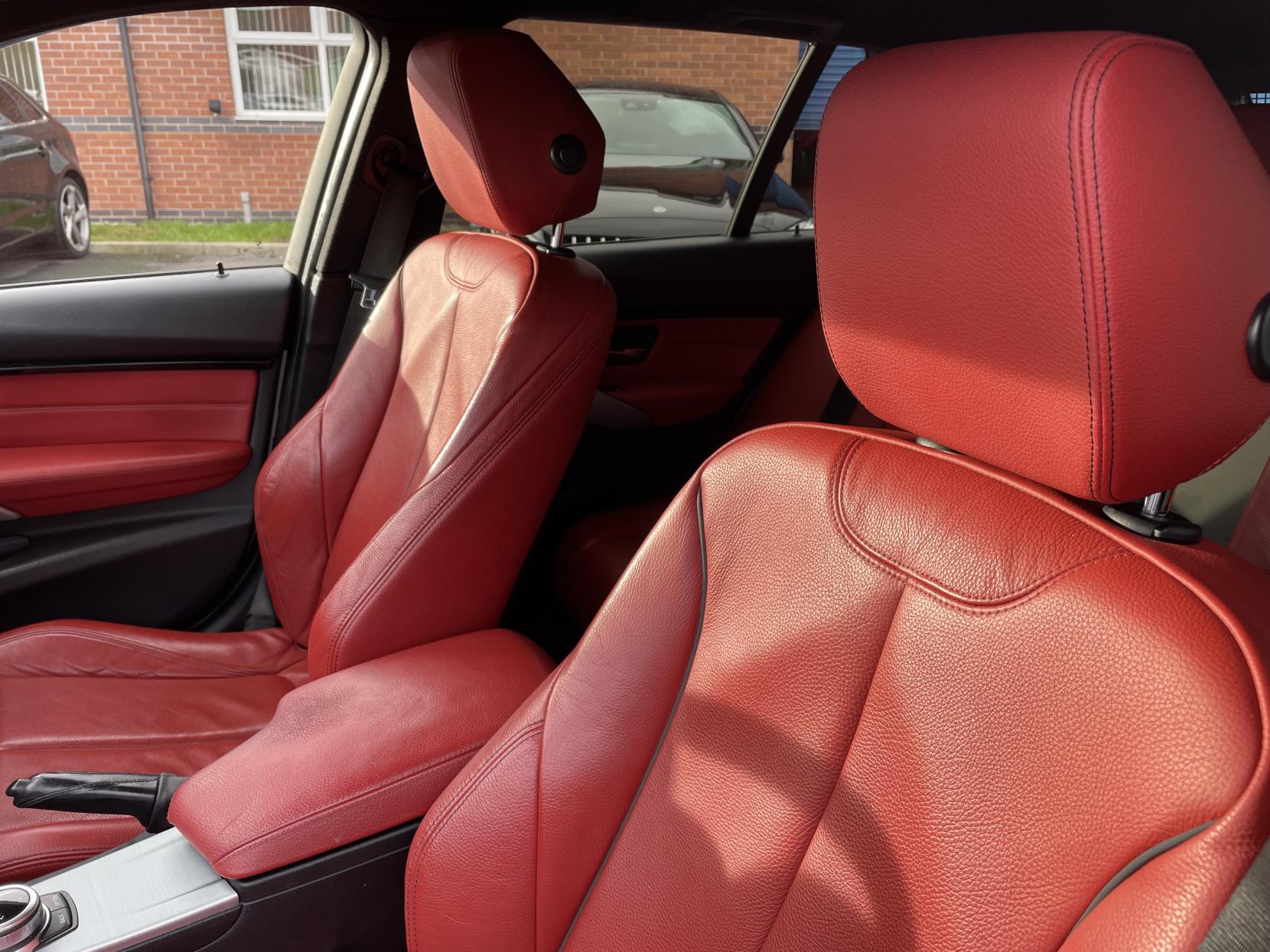 BMW 3 Series 2.0 320d M Sport Shadow Edition Touring 5dr Diesel Auto Euro 6 (s/s) (190 ps)