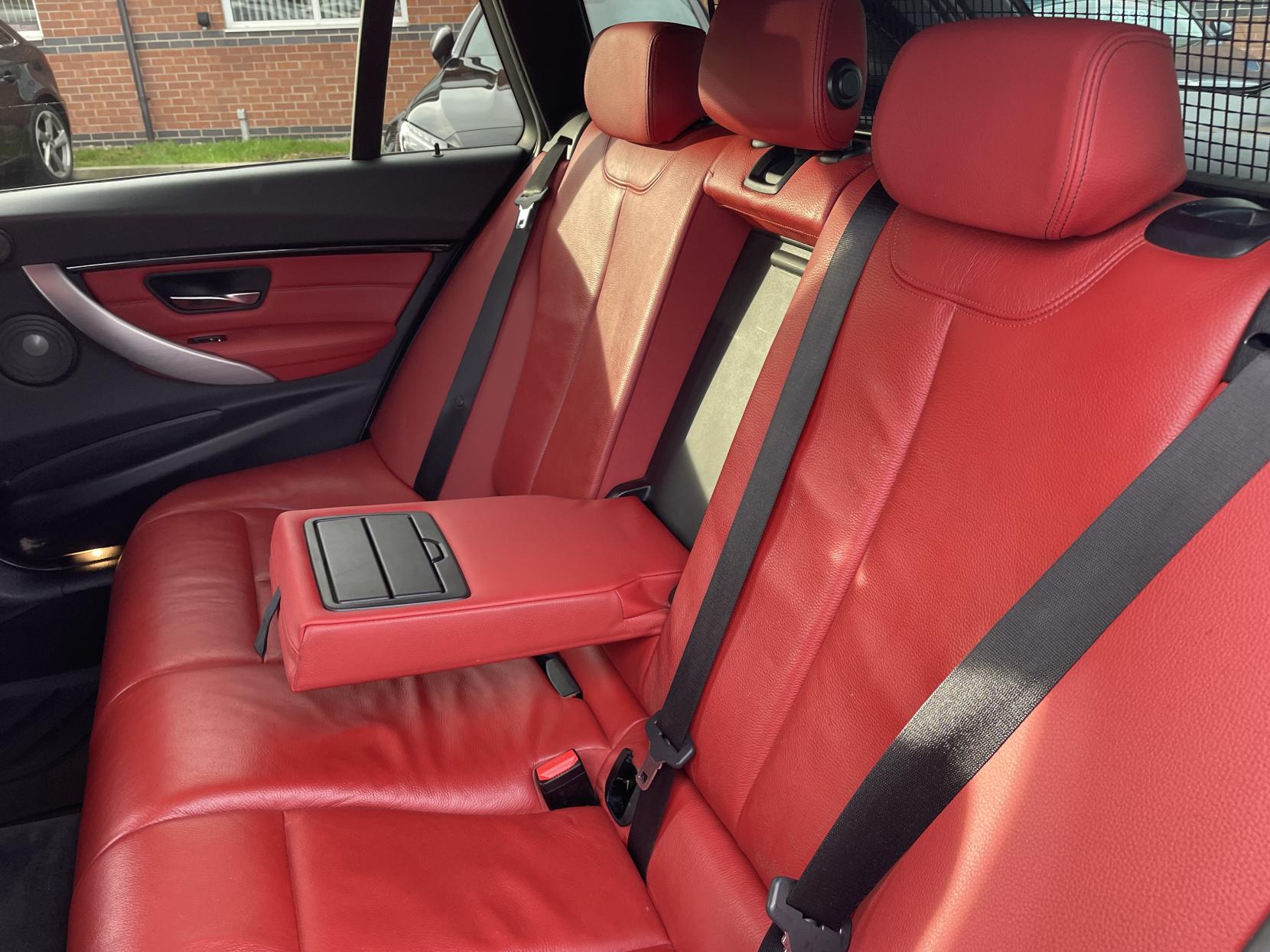 BMW 3 Series 2.0 320d M Sport Shadow Edition Touring 5dr Diesel Auto Euro 6 (s/s) (190 ps)