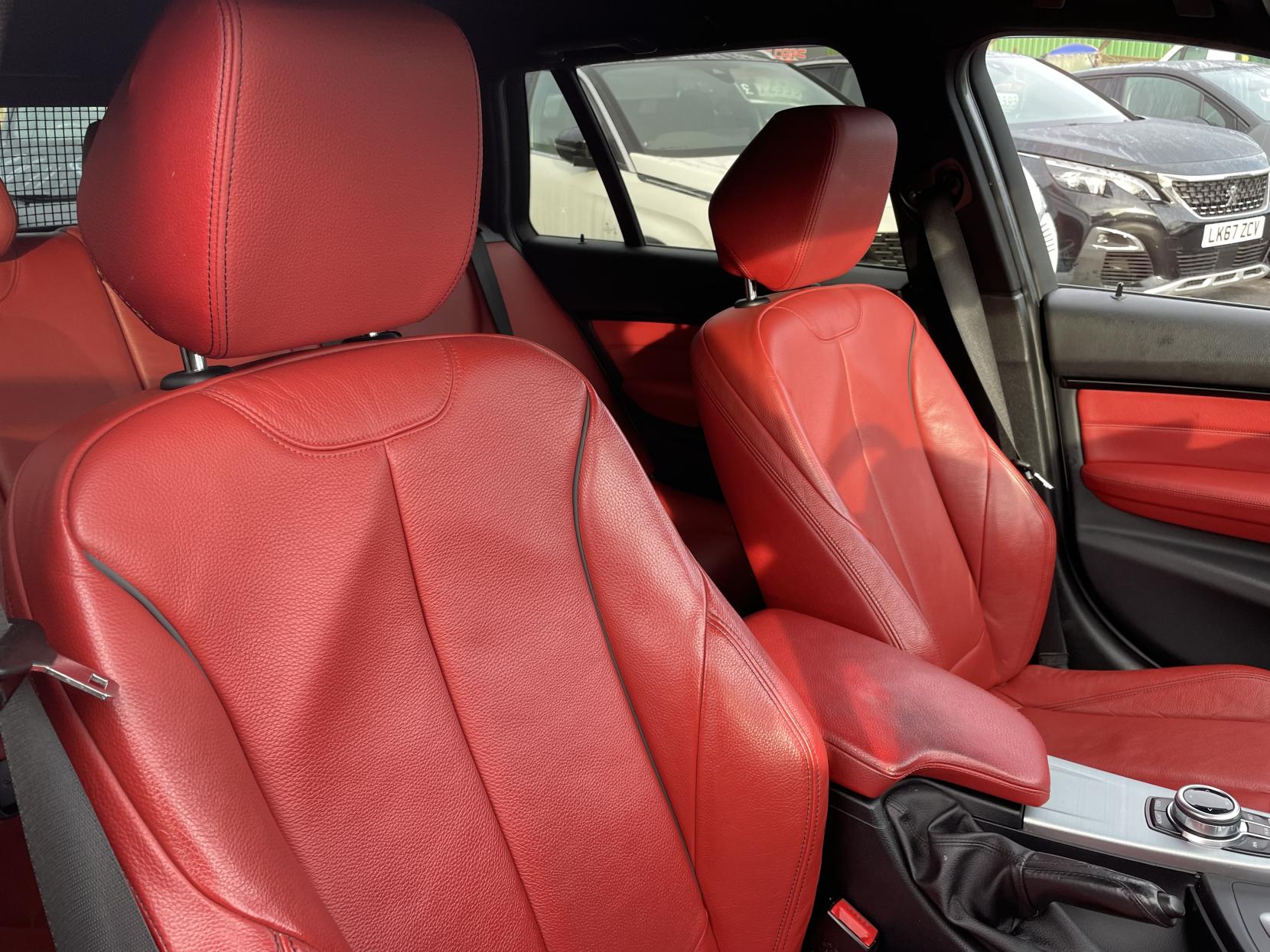 BMW 3 Series 2.0 320d M Sport Shadow Edition Touring 5dr Diesel Auto Euro 6 (s/s) (190 ps)