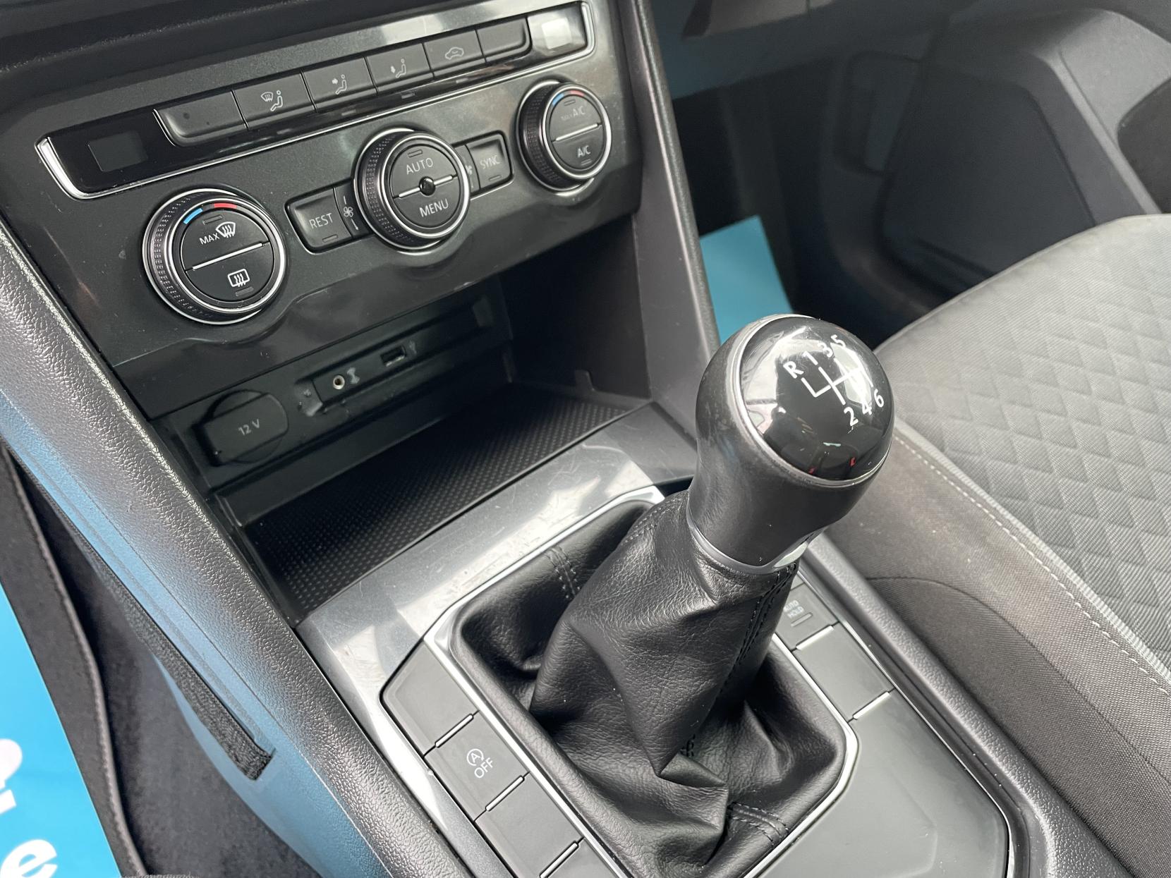 Volkswagen Tiguan 2.0 TDI BlueMotion Tech SE Navigation SUV 5dr Diesel Manual Euro 6 (s/s) (150 ps)