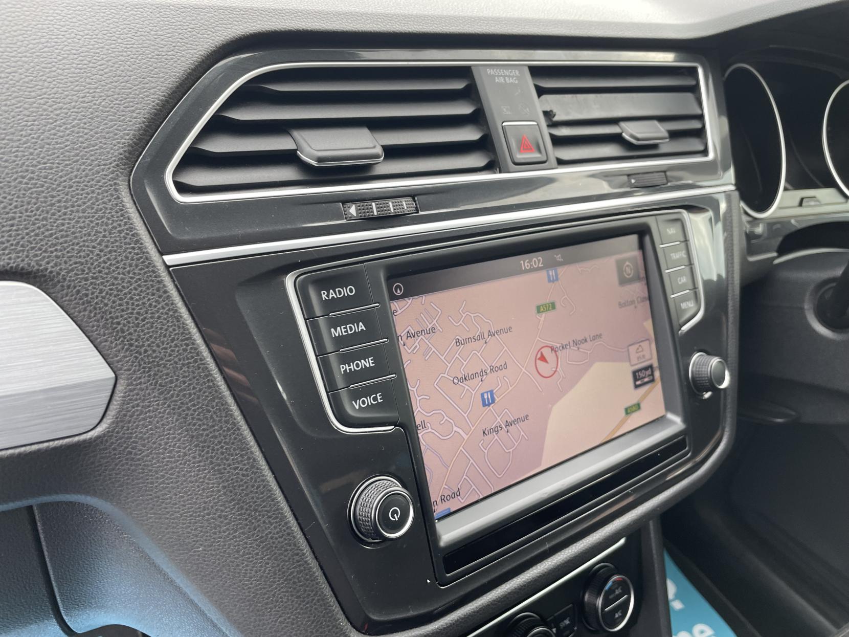 Volkswagen Tiguan 2.0 TDI BlueMotion Tech SE Navigation SUV 5dr Diesel Manual Euro 6 (s/s) (150 ps)