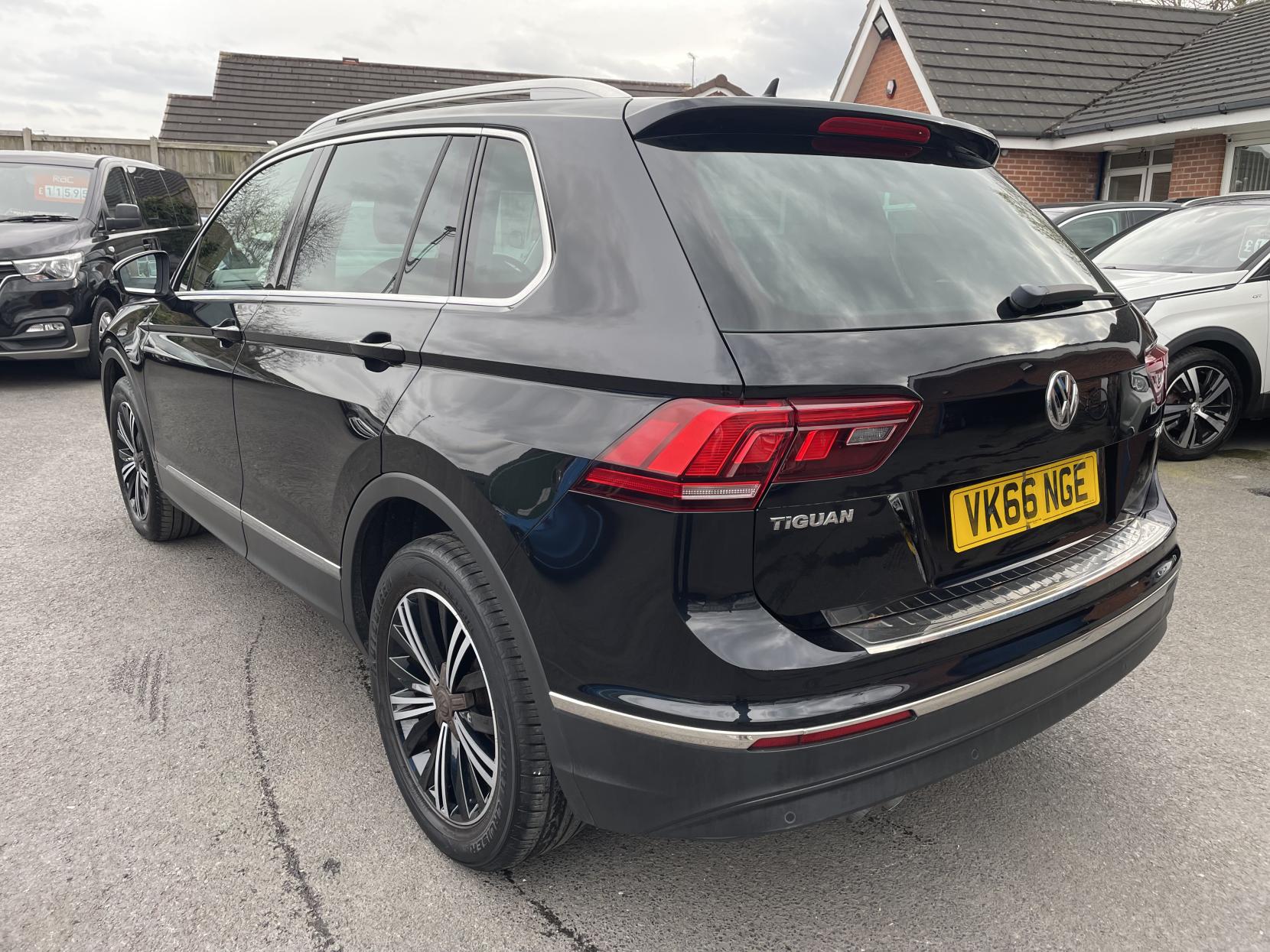 Volkswagen Tiguan 2.0 TDI BlueMotion Tech SE Navigation SUV 5dr Diesel Manual Euro 6 (s/s) (150 ps)