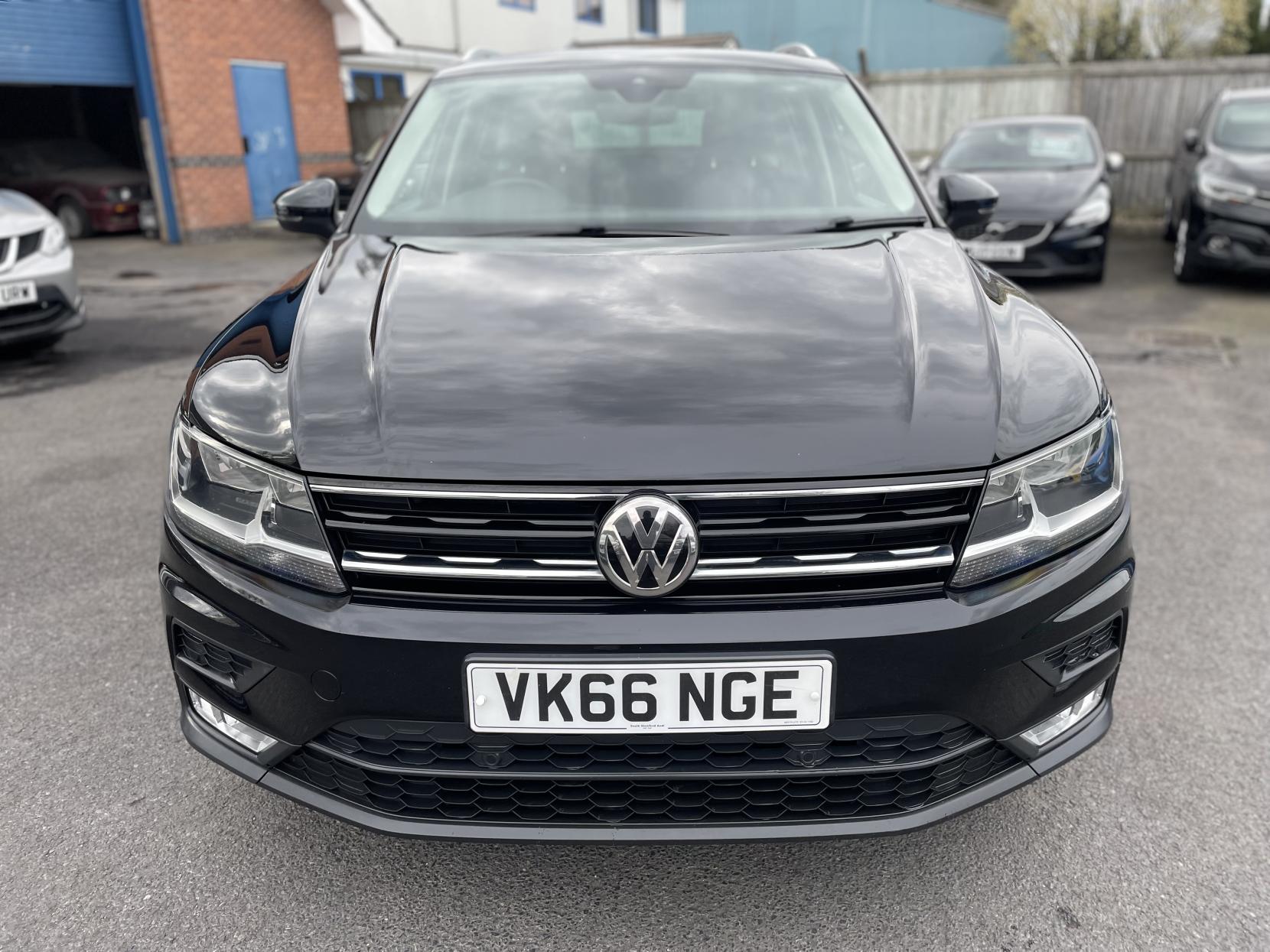 Volkswagen Tiguan 2.0 TDI BlueMotion Tech SE Navigation SUV 5dr Diesel Manual Euro 6 (s/s) (150 ps)