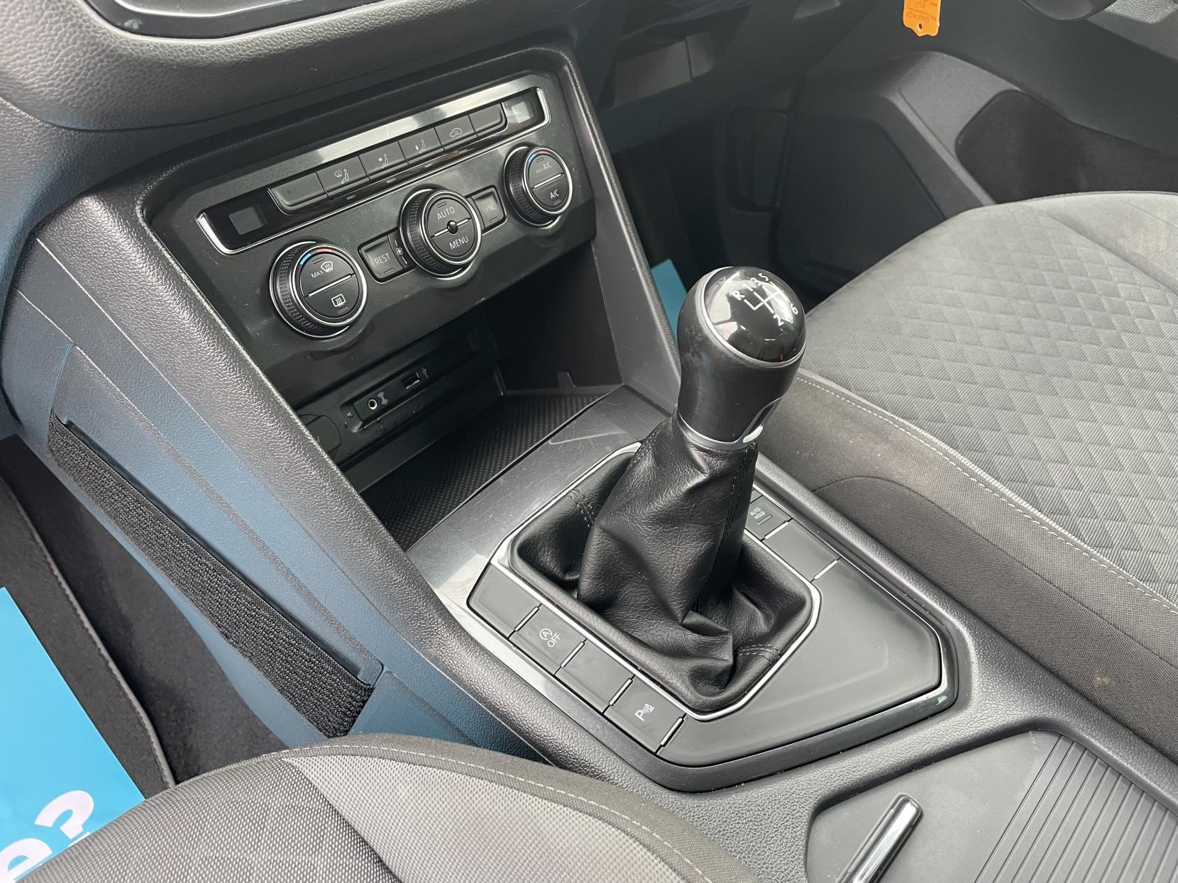 Volkswagen Tiguan 2.0 TDI BlueMotion Tech SE Navigation SUV 5dr Diesel Manual Euro 6 (s/s) (150 ps)