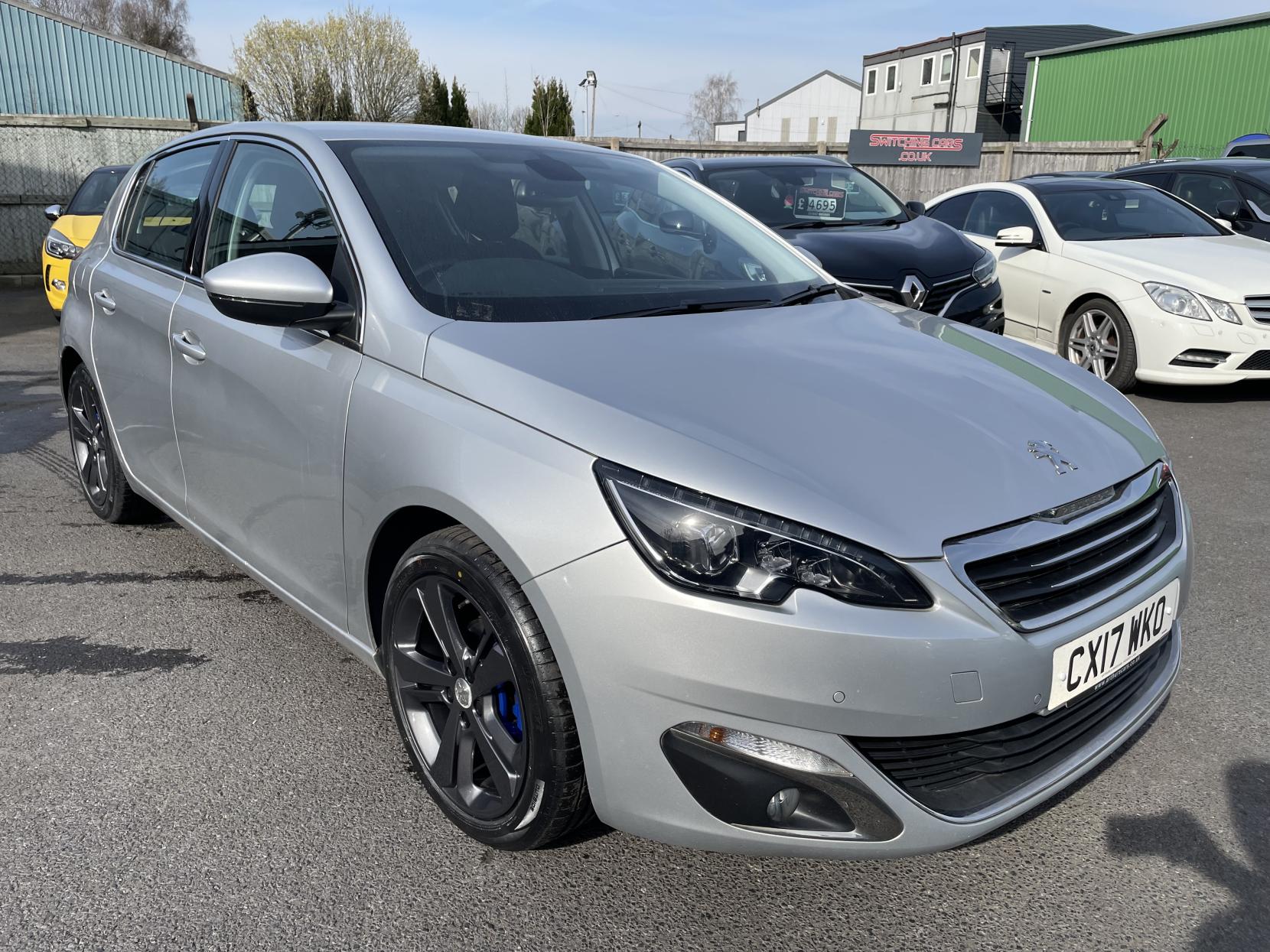 Peugeot 308 1.2 PureTech Allure Hatchback 5dr Petrol Manual Euro 6 (s/s) (110 ps)
