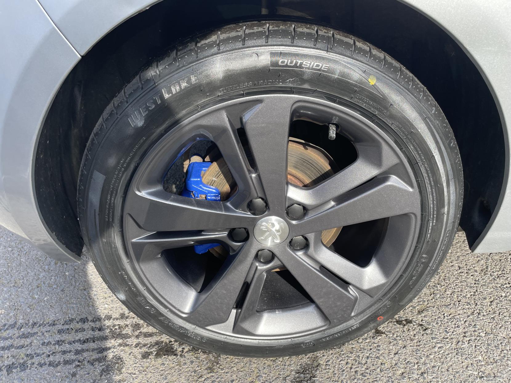 Peugeot 308 1.2 PureTech Allure Hatchback 5dr Petrol Manual Euro 6 (s/s) (110 ps)