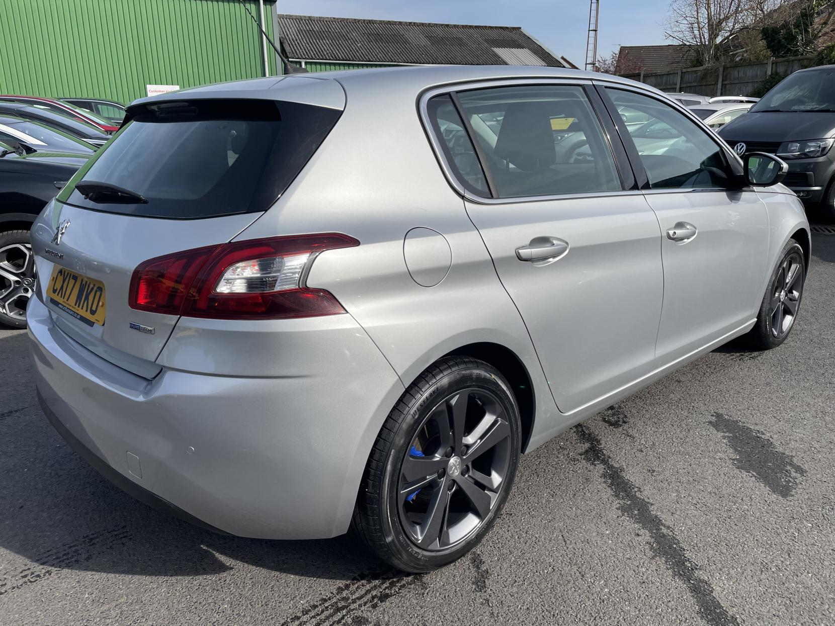 Peugeot 308 1.2 PureTech Allure Hatchback 5dr Petrol Manual Euro 6 (s/s) (110 ps)