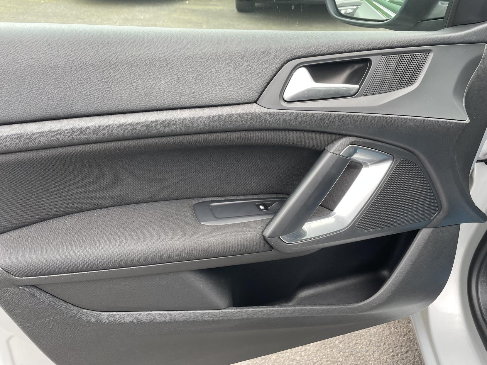 Peugeot 308 1.2 PureTech Allure Hatchback 5dr Petrol Manual Euro 6 (s/s) (110 ps)