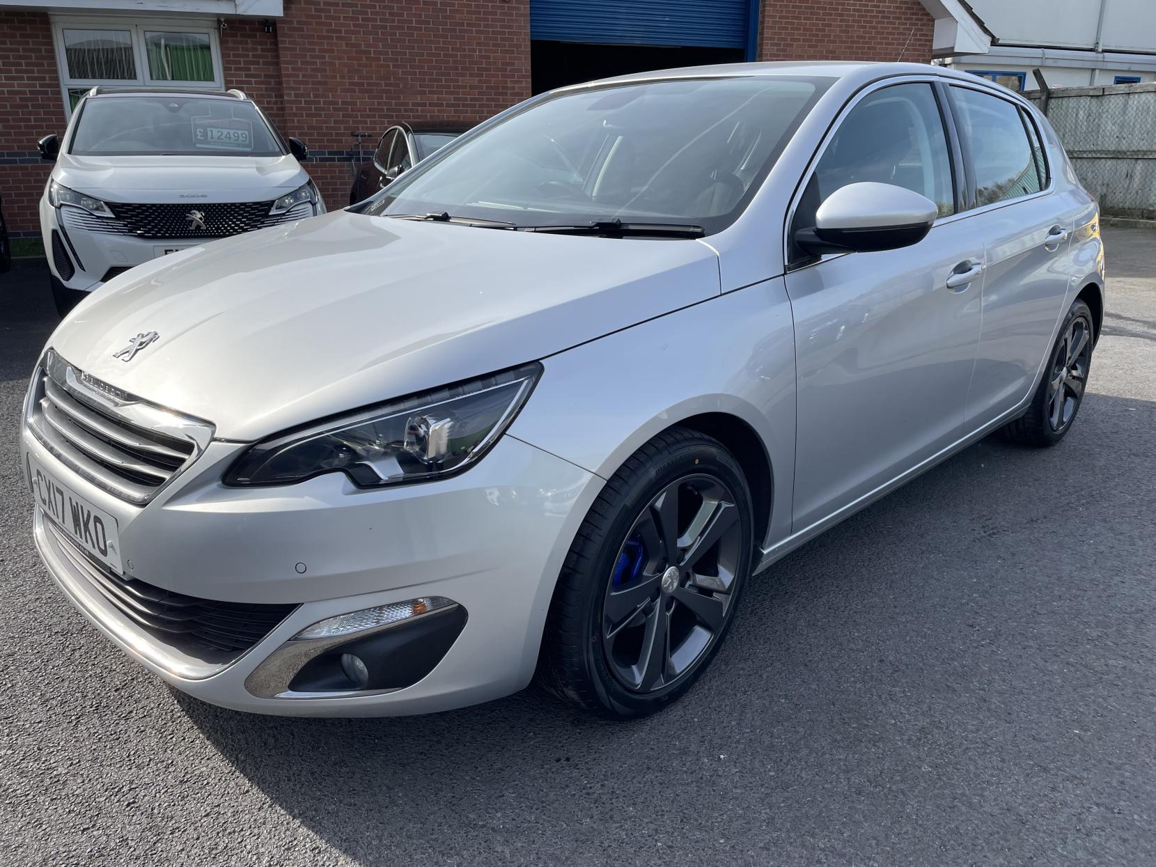 Peugeot 308 1.2 PureTech Allure Hatchback 5dr Petrol Manual Euro 6 (s/s) (110 ps)