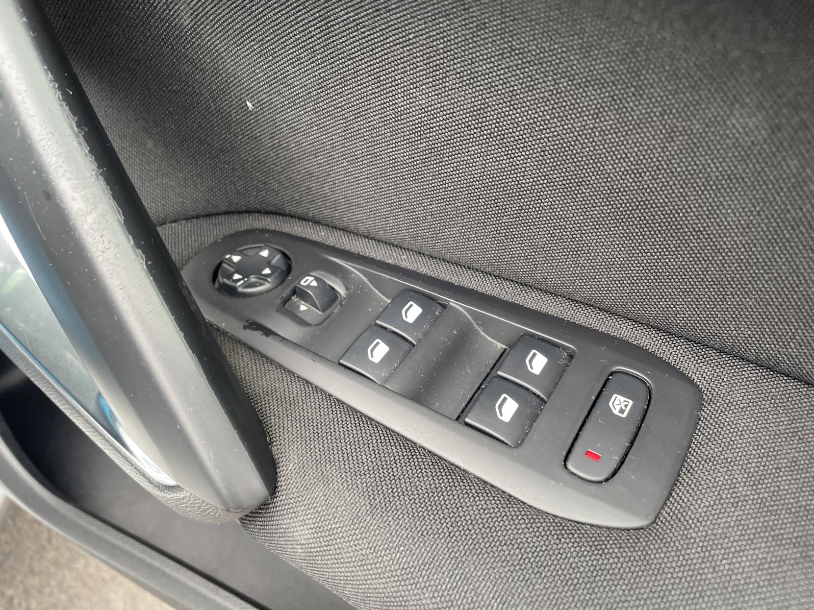 Peugeot 308 1.2 PureTech Allure Hatchback 5dr Petrol Manual Euro 6 (s/s) (110 ps)