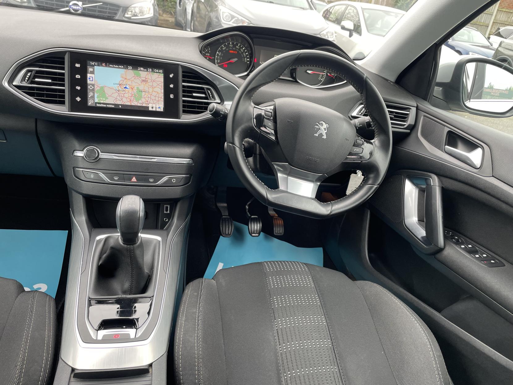 Peugeot 308 1.2 PureTech Allure Hatchback 5dr Petrol Manual Euro 6 (s/s) (110 ps)