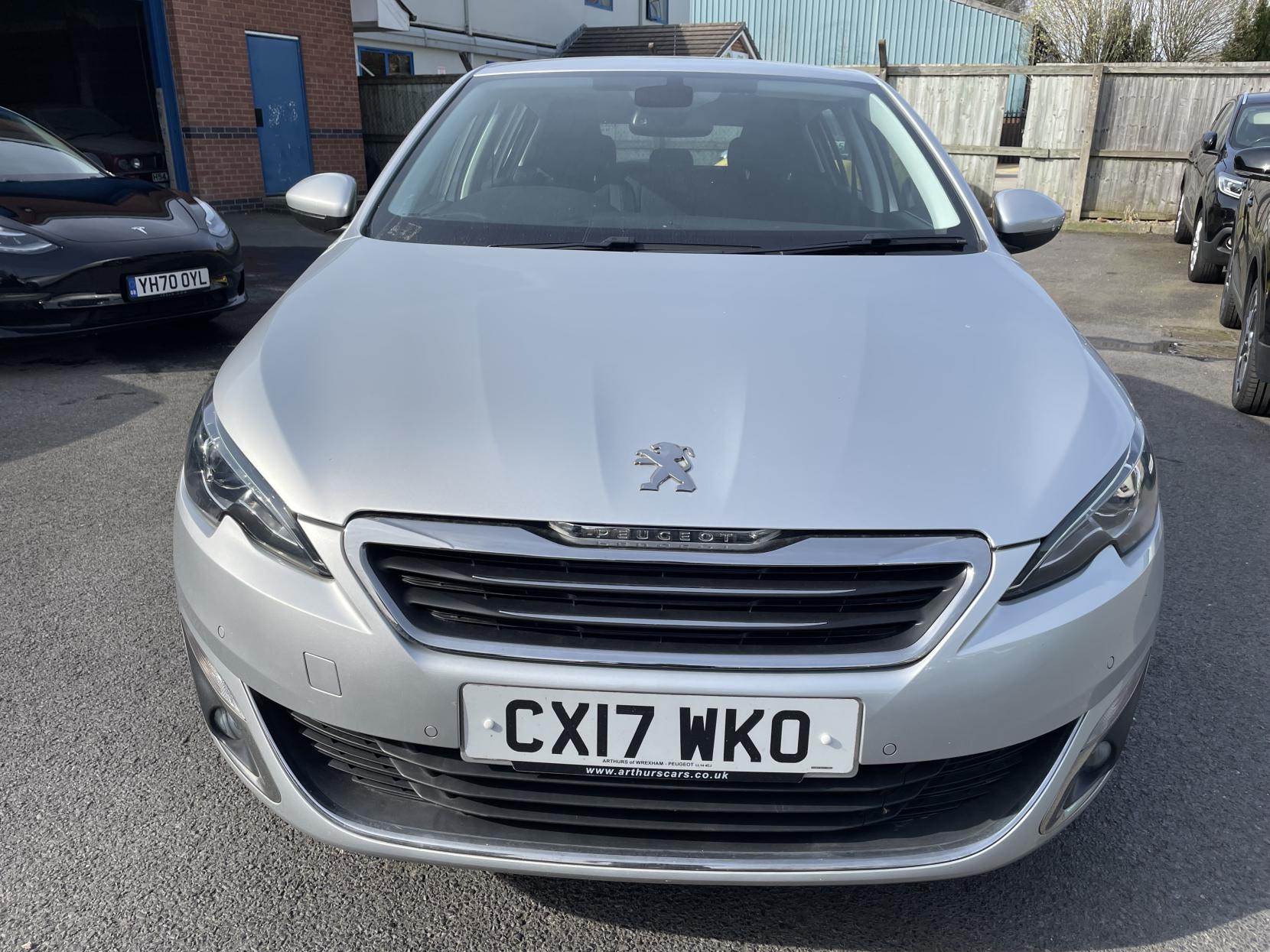 Peugeot 308 1.2 PureTech Allure Hatchback 5dr Petrol Manual Euro 6 (s/s) (110 ps)