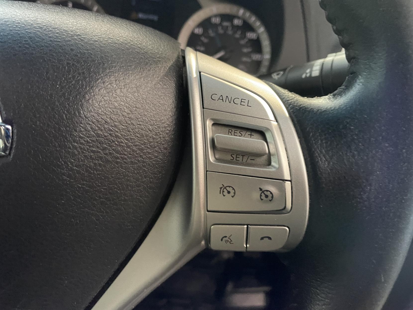 Nissan Navara 2.3 dCi Tekna Pickup Double Cab 4dr Diesel Auto 4WD Euro 6 (190 ps)