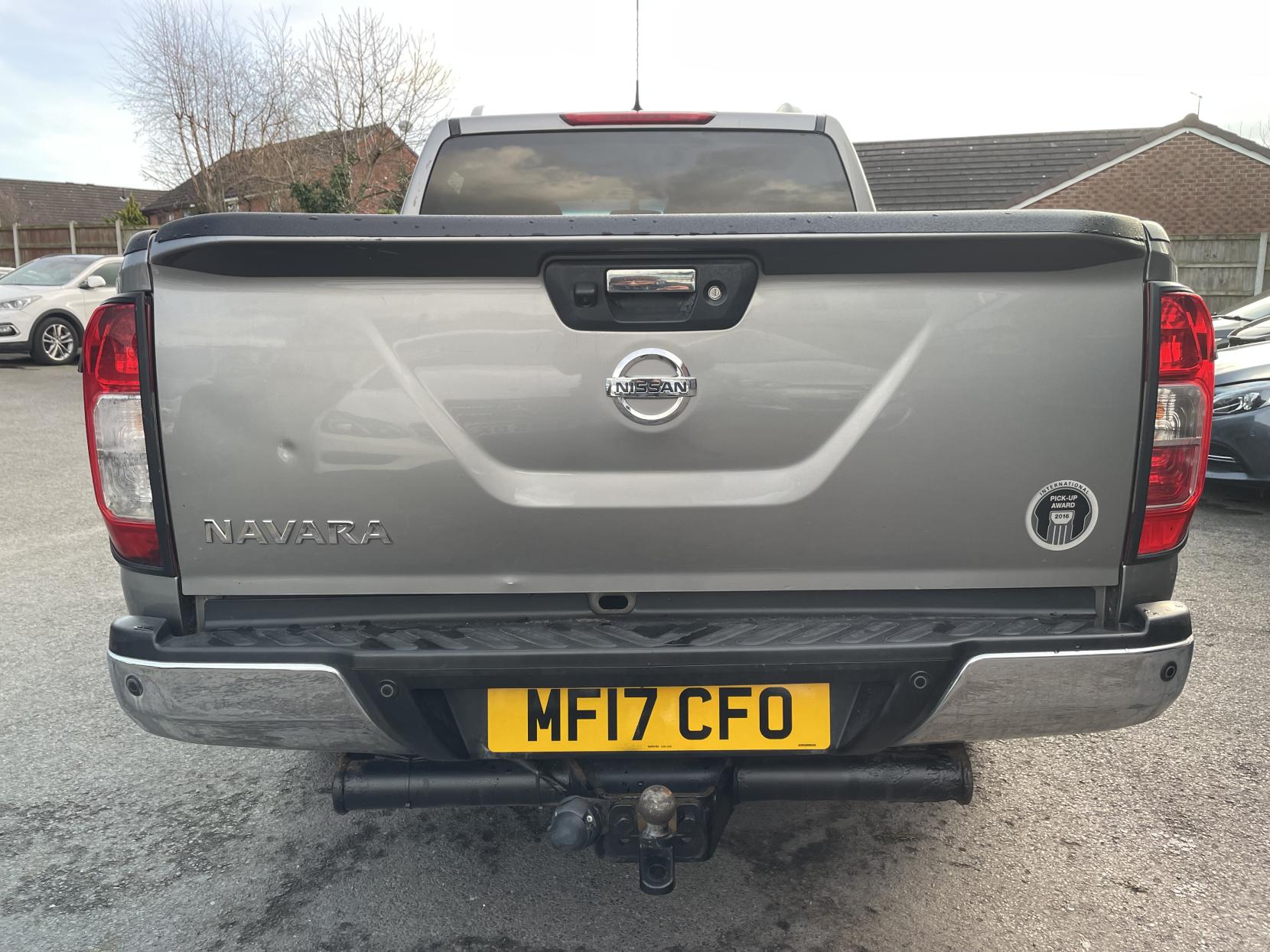 Nissan Navara 2.3 dCi Tekna Pickup Double Cab 4dr Diesel Auto 4WD Euro 6 (190 ps)