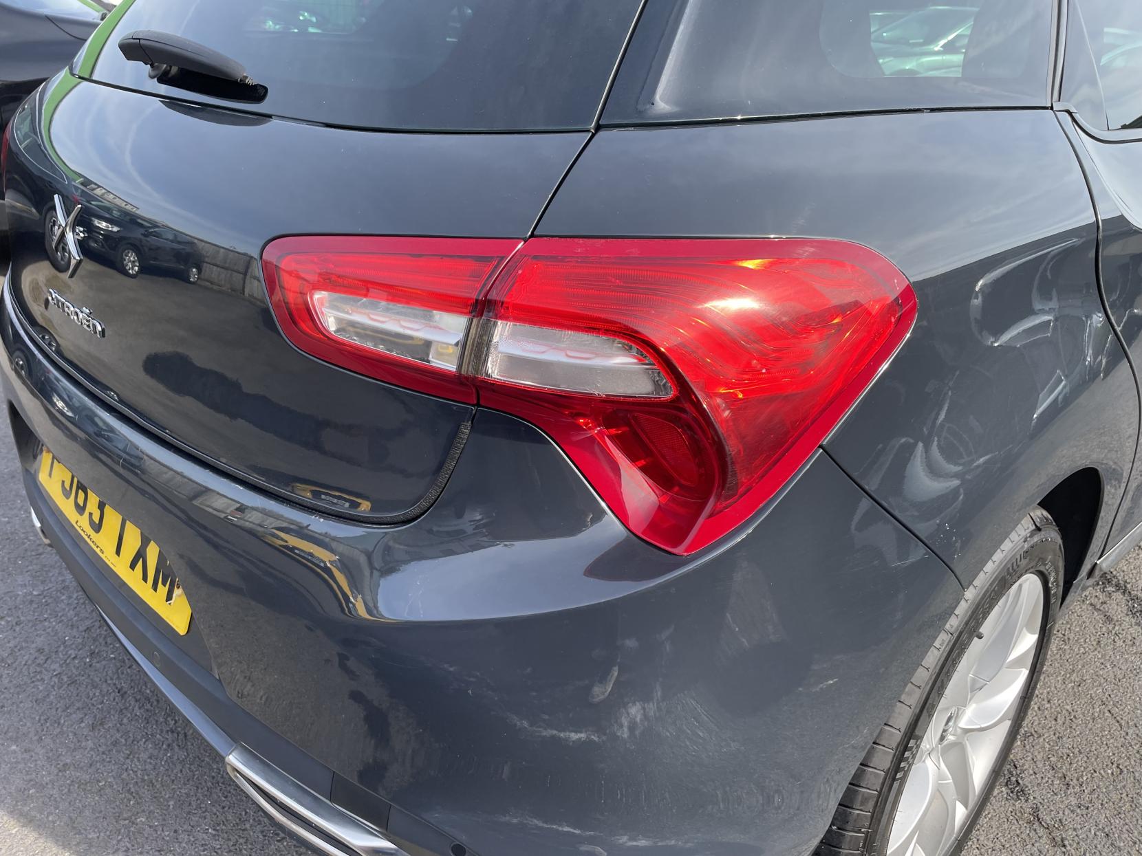 Citroen DS5 1.6 e-HDi Airdream DStyle Hatchback 5dr Diesel EGS6 Euro 5 (s/s) (110 ps)