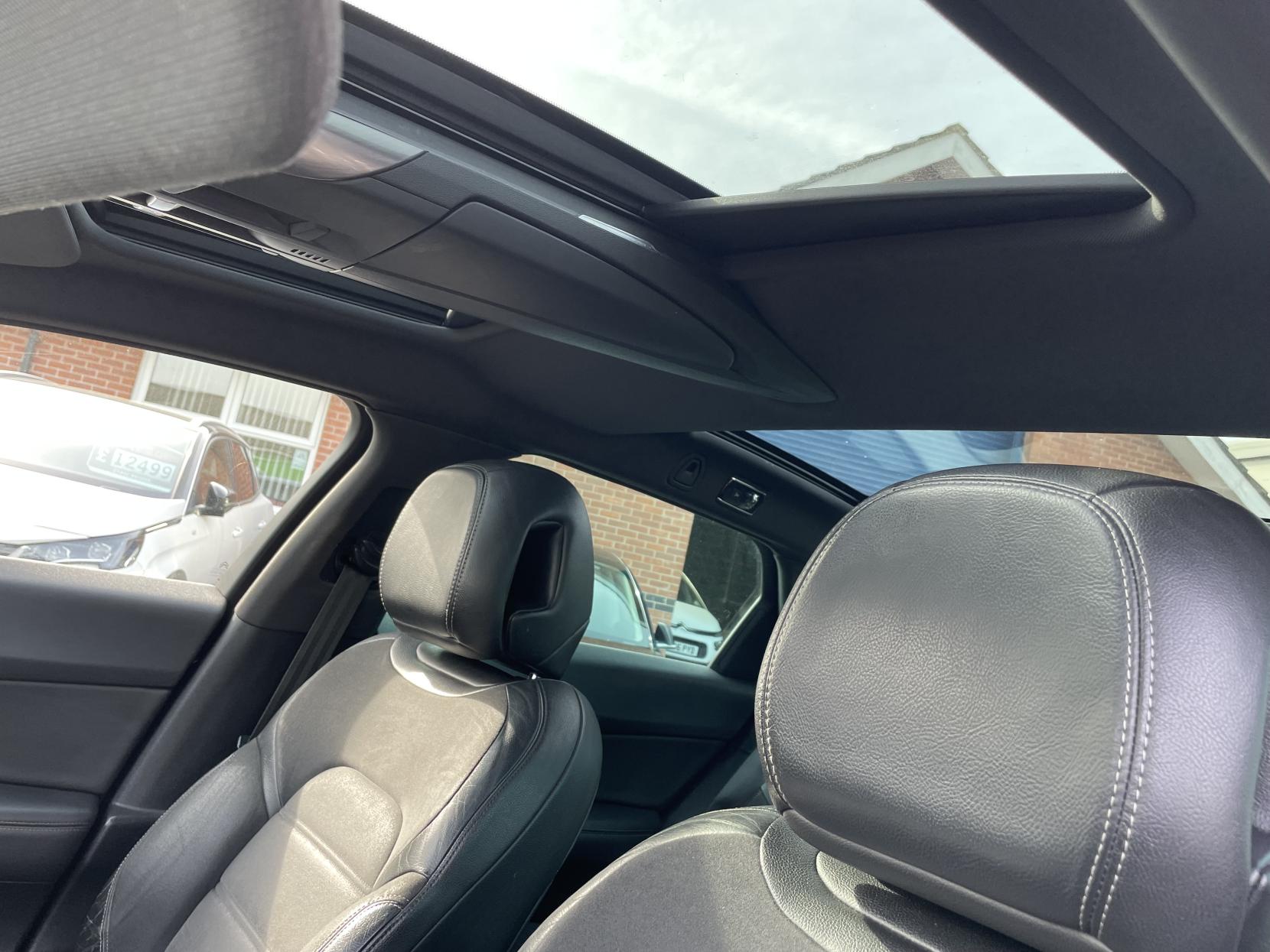 Citroen DS5 1.6 e-HDi Airdream DStyle Hatchback 5dr Diesel EGS6 Euro 5 (s/s) (110 ps)