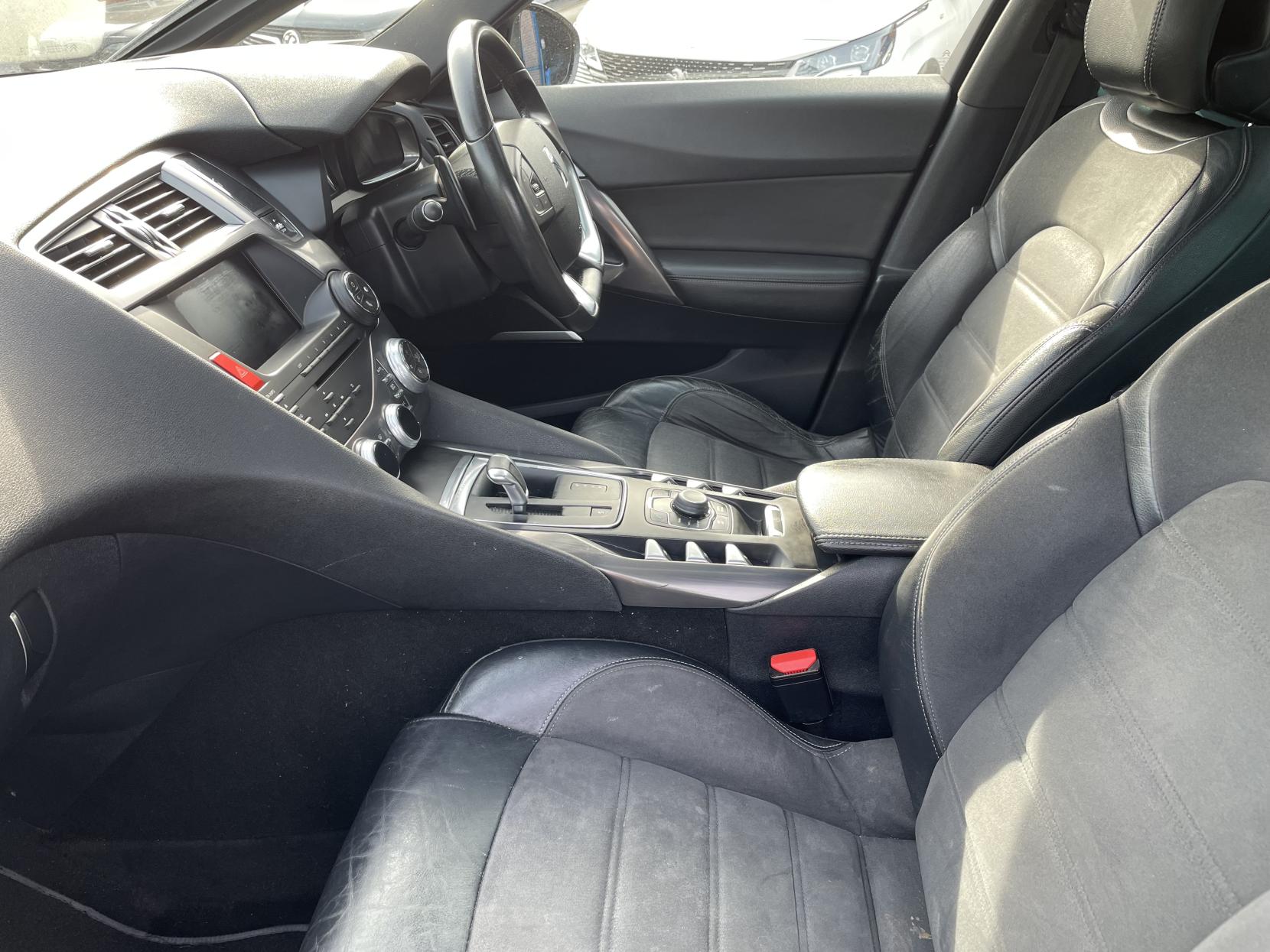 Citroen DS5 1.6 e-HDi Airdream DStyle Hatchback 5dr Diesel EGS6 Euro 5 (s/s) (110 ps)