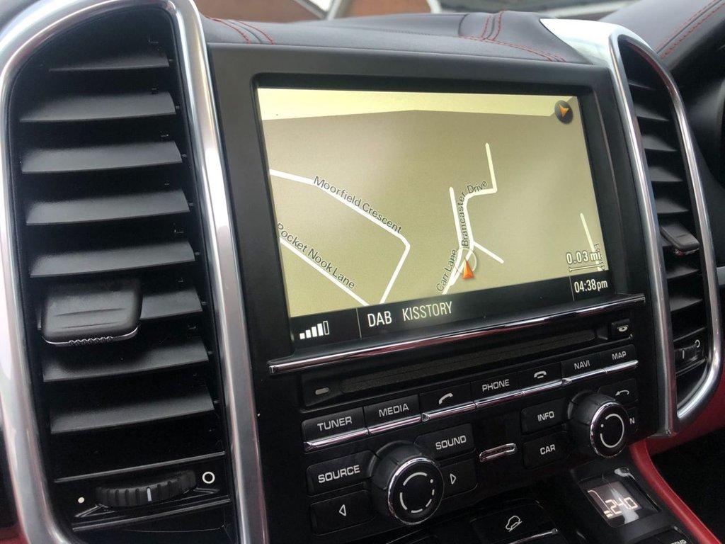 Porsche Cayenne 4.2 TD V8 S SUV 5dr Diesel TiptronicS 4WD Euro 5 (s/s) (385 ps)