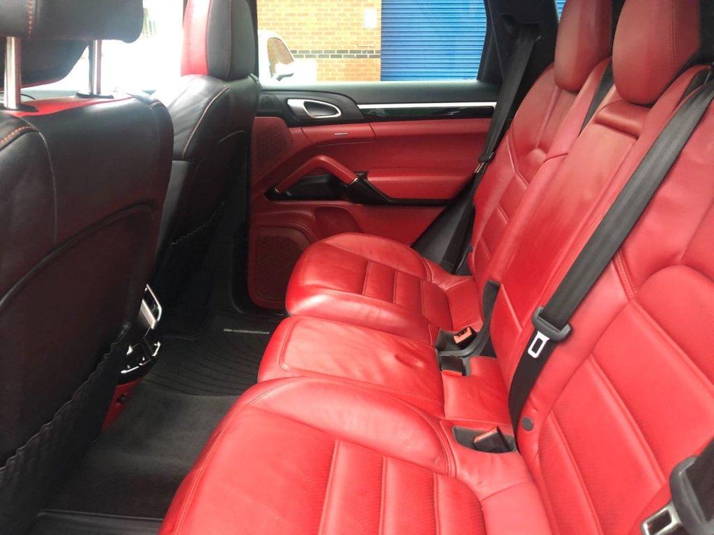 Porsche Cayenne 4.2 TD V8 S SUV 5dr Diesel TiptronicS 4WD Euro 5 (s/s) (385 ps)